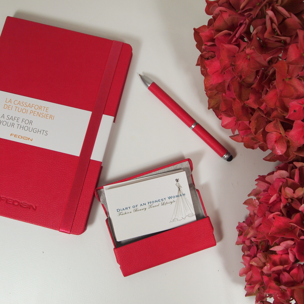 Blogger Essentials Giveaway